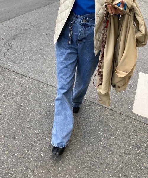 ISOOK(アイスー)の「Waist design loose denims / ウエストデザインルーズデニム(デニムパンツ・レディース・ライトブルー・S/M)」の17枚目の写真