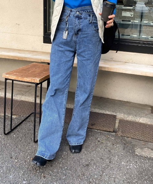 ISOOK(アイスー)の「Waist design loose denims / ウエストデザインルーズデニム(デニムパンツ・レディース・ライトブルー・S/M)」の18枚目の写真