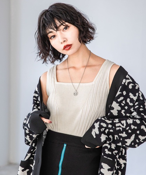 PAGEBOY(ページボーイ)の「スクエアネックニットタンク(タンクトップ・レディース・ブラック/オフホワイト/チャコールグレー/イエロー/ミント/ターコイズブルー/ピンク/マスタード/オレンジ系・FREE)」の21枚目の写真