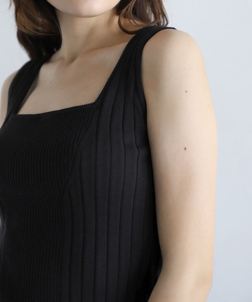 PAGEBOY(ページボーイ)の「スクエアネックニットタンク(タンクトップ・レディース・ブラック/オフホワイト/チャコールグレー/イエロー/ミント/ターコイズブルー/ピンク/マスタード/オレンジ系・FREE)」の16枚目の写真