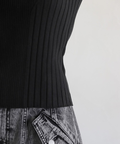 PAGEBOY(ページボーイ)の「スクエアネックニットタンク(タンクトップ・レディース・ブラック/オフホワイト/チャコールグレー/イエロー/ミント/ターコイズブルー/ピンク/マスタード/オレンジ系・FREE)」の17枚目の写真