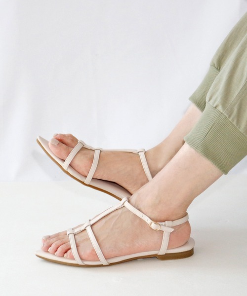 Fin（フィン）の「ポインテッドトゥTストラップサンダル【低反発スポンジ入り】（サンダル・レディース・ブラック/ゴールド/アイボリー・22.5cm/23cm/23.5cm/24cm/24.5cm）」の12枚目の写真