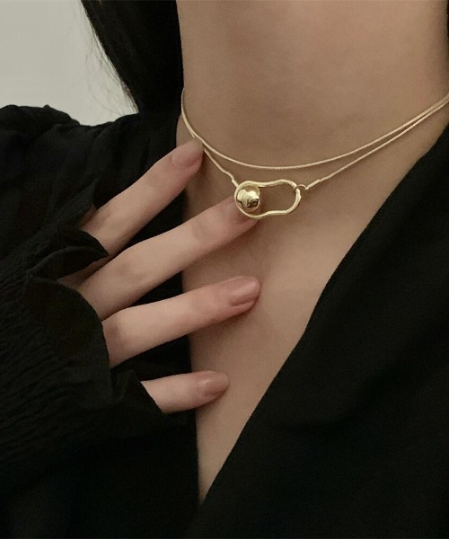 tolene(トレネ)の「ニュアンス ラリエットネックレス(ネックレス・レディース・シルバー/ゴールド・ONE SIZE)」の2枚目の写真