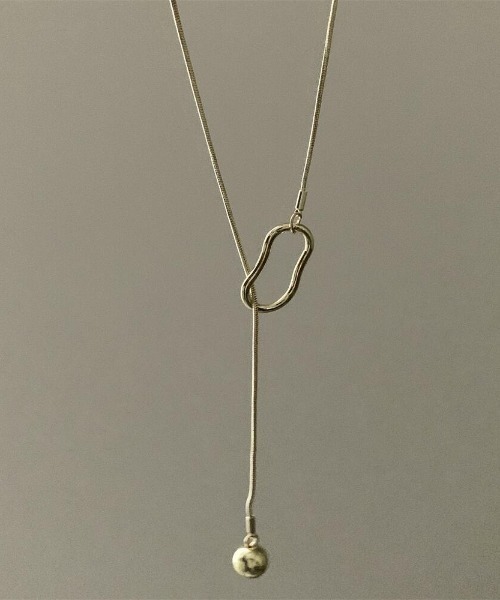 tolene(トレネ)の「ニュアンス ラリエットネックレス(ネックレス・レディース・シルバー/ゴールド・ONE SIZE)」の5枚目の写真