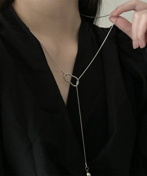 tolene(トレネ)の「ニュアンス ラリエットネックレス(ネックレス・レディース・シルバー/ゴールド・ONE SIZE)」の3枚目の写真