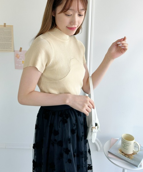 Loueme(ルエム)の「コルセットデザインプチハイネックトップス(Tシャツ/カットソー・レディース・ホワイト/ブラック/アイボリー・FREE)」の4枚目の写真