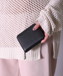 ミニ ウォレット ラウンドファスナー 2つ折り」に該当する財布