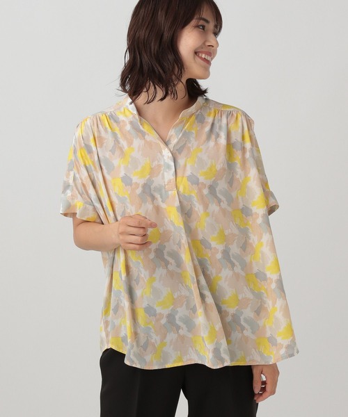 Elura(エルーラ)の「サラサラ着映えスキッパーチュニック(シャツ/ブラウス・レディース・ネイビー/グリーン系その他/ピンク系その他6/ブラック系その他/ピンクベージュ/ホワイト系その他6/ホワイト/ホワイト系その他3/ライトベージュ/ホワイト系その他2/オフホワイト/ダークネイビー/ライトグレー/ブラック・MEDIUM/LARGE/SMALL)」の1枚目の写真