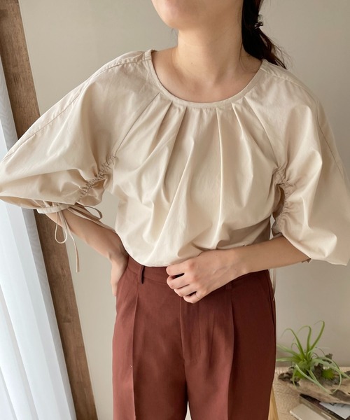 LOWRYS FARM(ローリーズファーム)の「バックシャンボリュームS6S 192438(シャツ/ブラウス・レディース・ブラック/ベージュ/ホワイト・FREE)」の6枚目の写真
