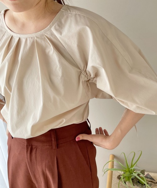LOWRYS FARM(ローリーズファーム)の「バックシャンボリュームS6S 192438(シャツ/ブラウス・レディース・ブラック/ベージュ/ホワイト・FREE)」の7枚目の写真