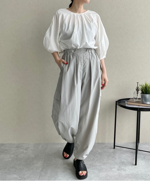 LOWRYS FARM(ローリーズファーム)の「バックシャンボリュームS6S 192438(シャツ/ブラウス・レディース・ブラック/ベージュ/ホワイト・FREE)」の21枚目の写真