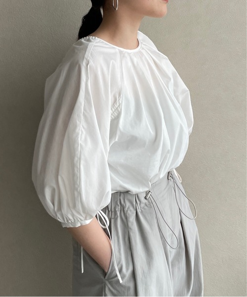 LOWRYS FARM(ローリーズファーム)の「バックシャンボリュームS6S 192438(シャツ/ブラウス・レディース・ブラック/ベージュ/ホワイト・FREE)」の22枚目の写真