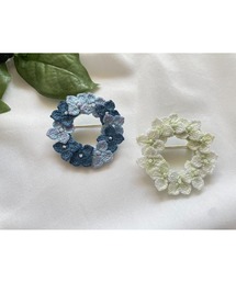 tone（トーン）の「【38ribbon】紫陽花のリースブローチ(MA)（ブローチ/コサージュ）」