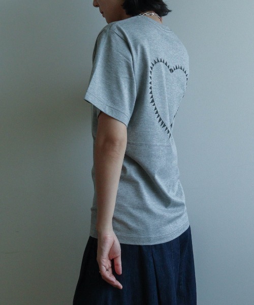 CASA PICONE(カーサピッコーネ)の「Tシャツ ピッコーネ ヴィンテージプリント(Tシャツ/カットソー・レディース・グレー/ホワイト/ブラック・S/M)」の6枚目の写真