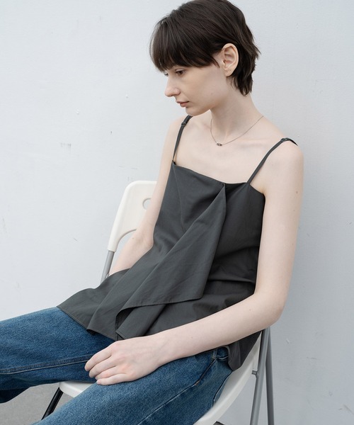 EKCOOKIES（イーケークッキーズ）の「【 EKCOOKIES 】アシンメトリーフリルキャミビスチェ（キャミソール・レディース・カーキ・M）」の20枚目の写真