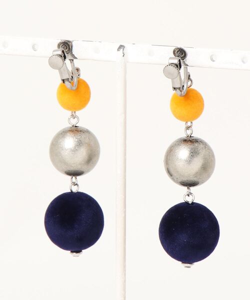 ROOM（-）の「velours pon earring（イヤリング・レディース・ストーン・FREE）」の2枚目の写真