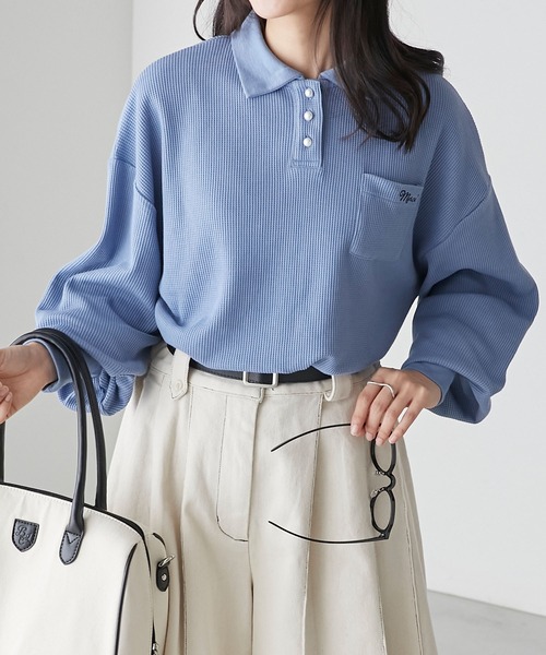 BONLECILL（ボンルシール）の「パールボタン配色フレンチ刺繍ワッフルポロシャツ（ポロシャツ・レディース・ブルー/アイボリー/ブラック/レッド・FREE）」の3枚目の写真