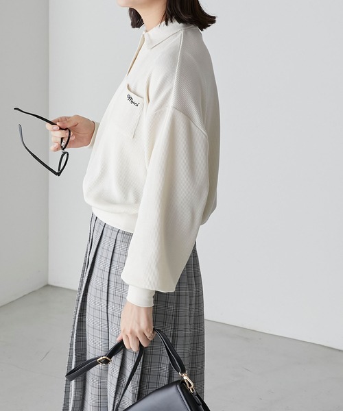 BONLECILL（ボンルシール）の「パールボタン配色フレンチ刺繍ワッフルポロシャツ（ポロシャツ・レディース・ブルー/アイボリー/ブラック/レッド・FREE）」の7枚目の写真