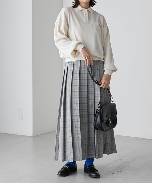 BONLECILL（ボンルシール）の「パールボタン配色フレンチ刺繍ワッフルポロシャツ（ポロシャツ・レディース・ブルー/アイボリー/ブラック/レッド・FREE）」の10枚目の写真