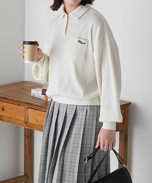 BONLECILL（ボンルシール）の「パールボタン配色フレンチ刺繍ワッフルポロシャツ（ポロシャツ・レディース・ブルー/アイボリー/ブラック/レッド・FREE）」の13枚目の写真