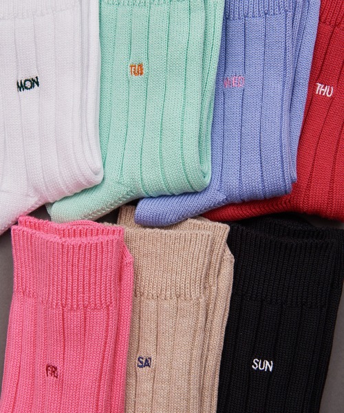 I am I in fact...（アイアムアイインファクト）の「_WEEKLY SOCKS 23（ソックス/靴下・レディース・ホワイト/ピンク/ブラック/パープル/グレイッシュベージュ/グリーン/レッド・FREE）」の9枚目の写真