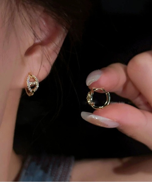 LA VORAGINE(ラ ヴォラジネ)の「金属アレルギー対応ミニフープピアス(ピアス(両耳用)・レディース・シルバー/ゴールド/ピンクゴールド/A/B・FREE)」の4枚目の写真