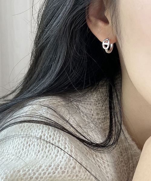 LA VORAGINE(ラ ヴォラジネ)の「金属アレルギー対応ミニフープピアス(ピアス(両耳用)・レディース・シルバー/ゴールド/ピンクゴールド/A/B・FREE)」の2枚目の写真