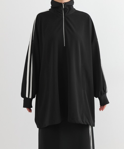 COLONY 2139（コロニートゥーワンスリーナイン）の「ドレープピケラインボリュームプルオーバー（ジャージ・レディース・ブラック/ネイビー・FREE）」の13枚目の写真