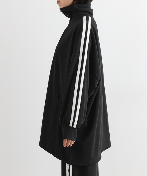 COLONY 2139（コロニートゥーワンスリーナイン）の「ドレープピケラインボリュームプルオーバー（ジャージ・レディース・ブラック/ネイビー・FREE）」の14枚目の写真