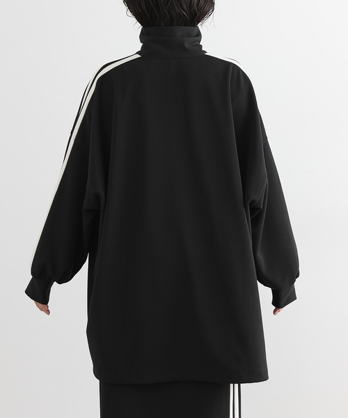 COLONY 2139（コロニートゥーワンスリーナイン）の「ドレープピケラインボリュームプルオーバー（ジャージ・レディース・ブラック/ネイビー・FREE）」の15枚目の写真