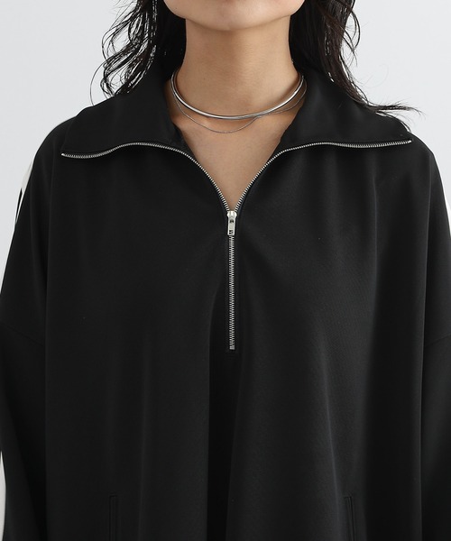 COLONY 2139（コロニートゥーワンスリーナイン）の「ドレープピケラインボリュームプルオーバー（ジャージ・レディース・ブラック/ネイビー・FREE）」の20枚目の写真