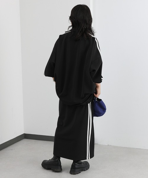 COLONY 2139（コロニートゥーワンスリーナイン）の「ドレープピケラインボリュームプルオーバー（ジャージ・レディース・ブラック/ネイビー・FREE）」の11枚目の写真