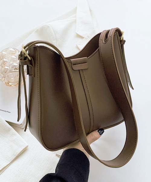 Amulet（アミュレット）の「フェイクレザーショルダーバッグ（ショルダーバッグ・レディース・ブラック/ホワイト/ブラウン・FREE）」の6枚目の写真