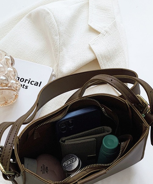 Amulet（アミュレット）の「フェイクレザーショルダーバッグ（ショルダーバッグ・レディース・ブラック/ホワイト/ブラウン・FREE）」の15枚目の写真