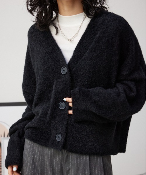 AZUL by moussy（アズールバイマウジー）の「モヘヤライクニットカーディガン（カーディガン/ボレロ・レディース・アイボリー/イエロー系その他/ブラック/グレー/ブルー・SMALL/MEDIUM）」の2枚目の写真