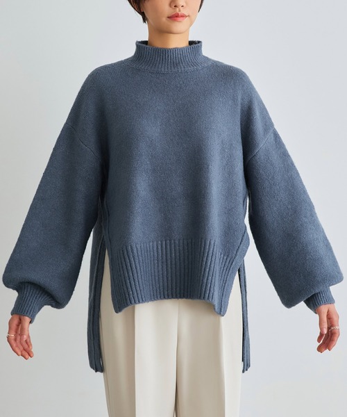 RUIRUE BOUTIQUE(ルイルエブティック)の「洗える | サイドスリットハイネックニット | ハイネック トップス 長袖 ベーシック シンプル オーバーサイズ ビッグシルエット(ニット/セーター・レディース・チャコールグレー/ブルー/ブラック/アイボリー・S~M/M~L)」の13枚目の写真