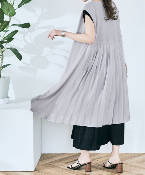 kirakiraShop(キラキラショップ)の「バック プリーツ ニットソー ロング ジレ(ベスト・レディース・ネイビー/モカ/グレー/ブラック/ホワイト・L/M)」の3枚目の写真
