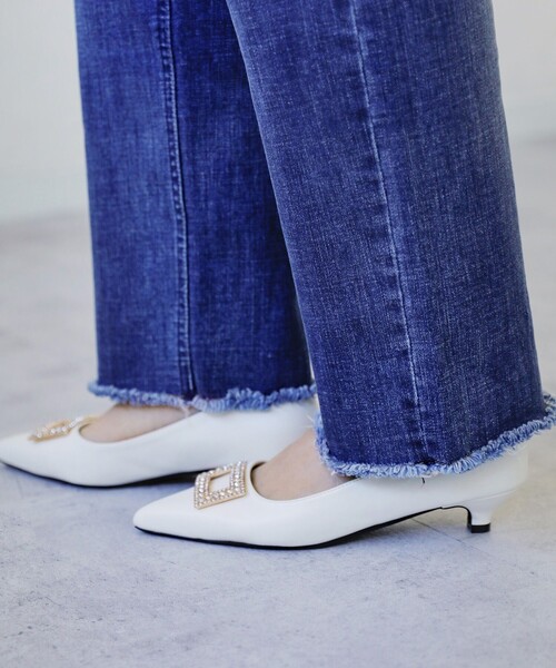 quaranciel(カランシエル)の「quaranciel: ビジュー モチーフ ポインテッド パンプス(パンプス・レディース・ブルー/ブラック/オフホワイト・35/25/40/30/45)」の12枚目の写真