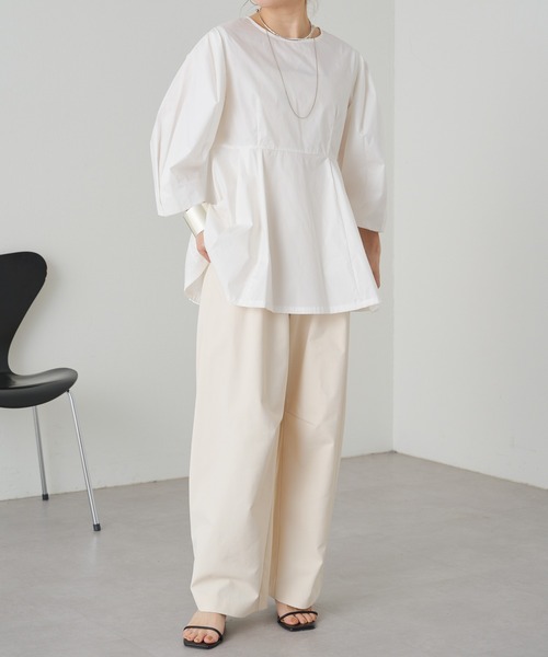 Omekashi（オメカシ）の「タックカーブパンツ（スラックス・レディース・ベージュ/ブラック/オフホワイト・38/36）」の15枚目の写真