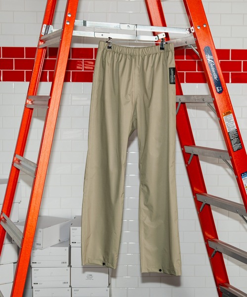 Wpc.(ダブリュピーシー)の「TPUラミネートレインパンツ ユニセックス(レインコート/ポンチョ・メンズ・ベージュ/ブラック・LARGE/MEDIUM)」の2枚目の写真