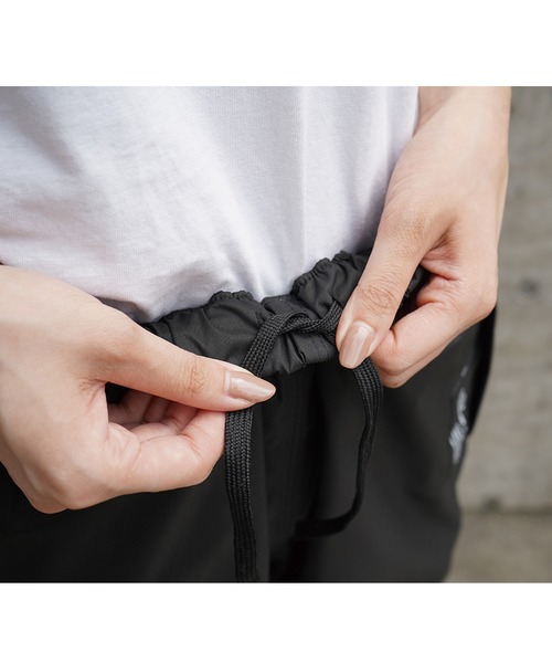 Wpc.(ダブリュピーシー)の「TPUラミネートレインパンツ ユニセックス(レインコート/ポンチョ・メンズ・ベージュ/ブラック・LARGE/MEDIUM)」の7枚目の写真