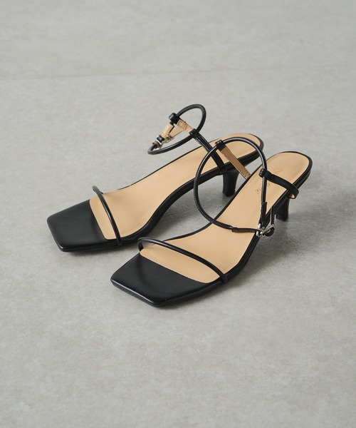 Omekashi(オメカシ)の「スクエアストラップヒールサンダル(サンダル・レディース・シルバー/ブラック/ゴールド・36/37/38)」の11枚目の写真