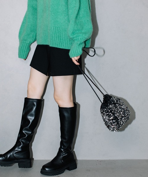 Beau're(ヴュレ)の「BEAURE ヴュレ カウレザー スパンコール 丸底 巾着 ショルダー(ショルダーバッグ・レディース・グレー/ブラック・FREE)」の11枚目の写真
