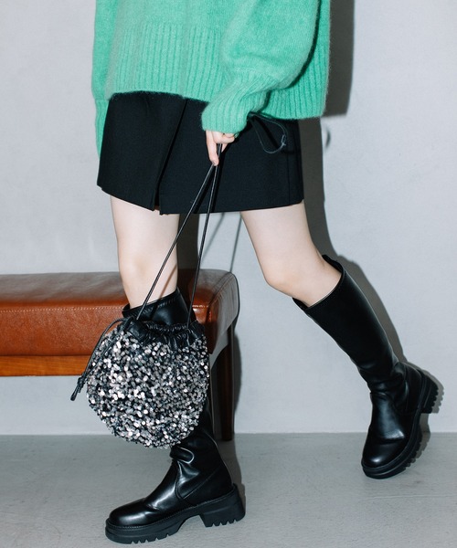 Beau're(ヴュレ)の「BEAURE ヴュレ カウレザー スパンコール 丸底 巾着 ショルダー(ショルダーバッグ・レディース・グレー/ブラック・FREE)」の12枚目の写真