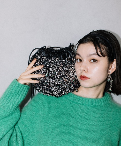 Beau're(ヴュレ)の「BEAURE ヴュレ カウレザー スパンコール 丸底 巾着 ショルダー(ショルダーバッグ・レディース・グレー/ブラック・FREE)」の13枚目の写真