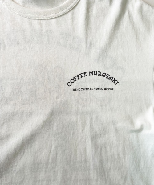 ムラサキスポーツ(ムラサキスポーツ)の「DEAR LAUREL/ディアローレル Tシャツ Graphic T-shirts "Coffee MURASAKI" D24S2109(Tシャツ/カットソー・メンズ・ホワイト/ブラック・M/L)」の5枚目の写真
