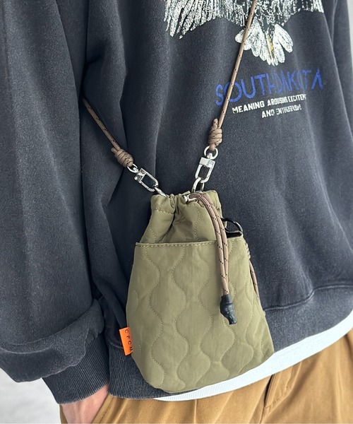 CPCM(シーピーシーエム)の「ナイロンパラコードミニショルダー(ショルダーバッグ・メンズ・マスタード/カーキ/ブラック/グレー/ブルー/ブラウン/ブラック系その他2/ブラック系その他3/グリーン系その他/ベージュ/グリーン/ブラック系その他/グレー系その他/アイボリー/ダークブラック/キャメル・FREE)」の13枚目の写真