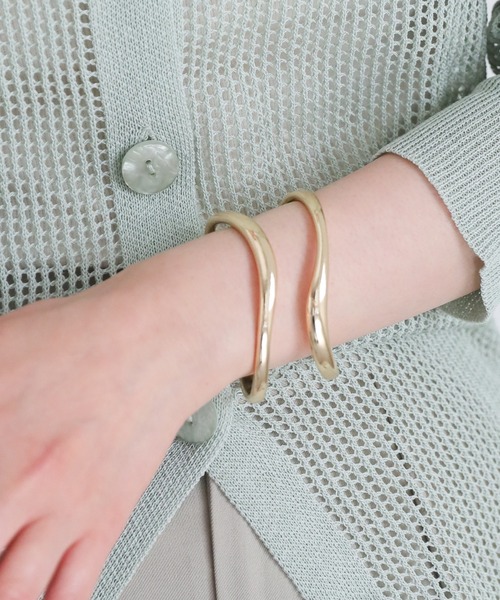 select MOCA（セレクトモカ）の「ダブルラインバングル（バングル/リストバンド・レディース・ゴールド/シルバー・FREE）」の2枚目の写真