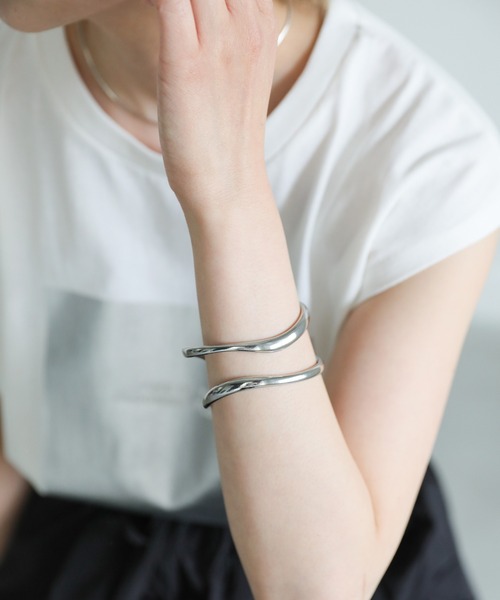 select MOCA（セレクトモカ）の「ダブルラインバングル（バングル/リストバンド・レディース・ゴールド/シルバー・FREE）」の14枚目の写真