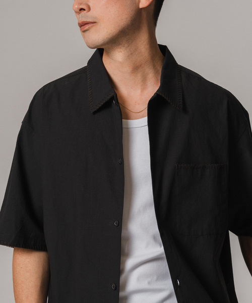 EDIFICE（エディフィス）の「ブランケットステッチ レギュラーカラー 半袖シャツ（シャツ/ブラウス・メンズ・ブルー系その他/ホワイト/ブラック/グリーン・LARGE/MEDIUM）」の10枚目の写真